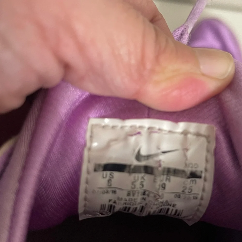 Nike Girls Purple‎ Sneakers Size 6